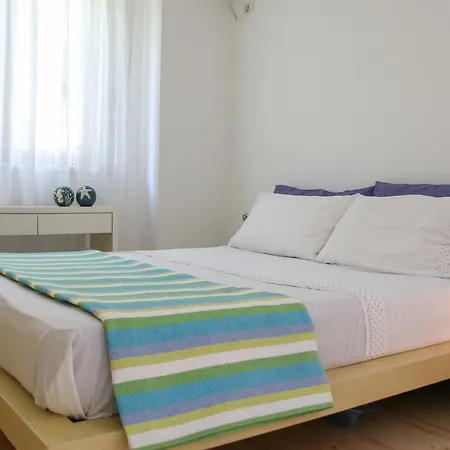 Villa Sun Golem (Tirana)